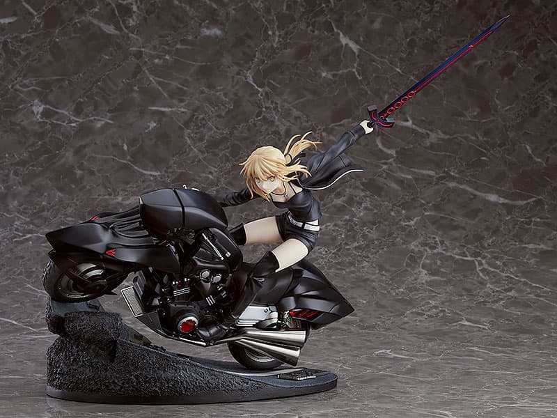 Fate/Grand Order Saber/Altria Pendragon (Alter) & Cuirassier Noir 1/8 Figure